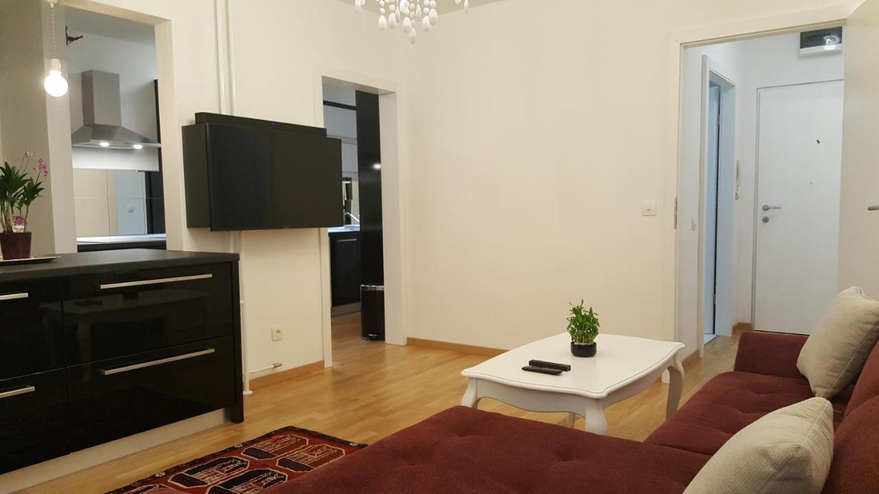 E&E Apartments 4* Arena Stozice ลูบลิยานา ภายนอก รูปภาพ